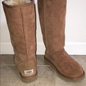 Size 8 Ugg boots! Great condition, lightly used.